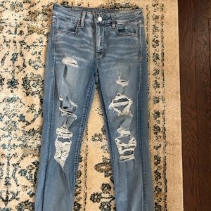 Ripped Light-wash Jeans